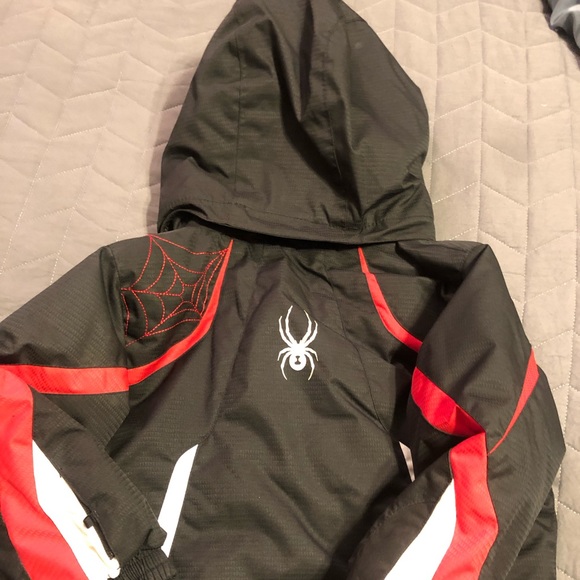 New Spyder jacket for boys - Picture 3 of 5